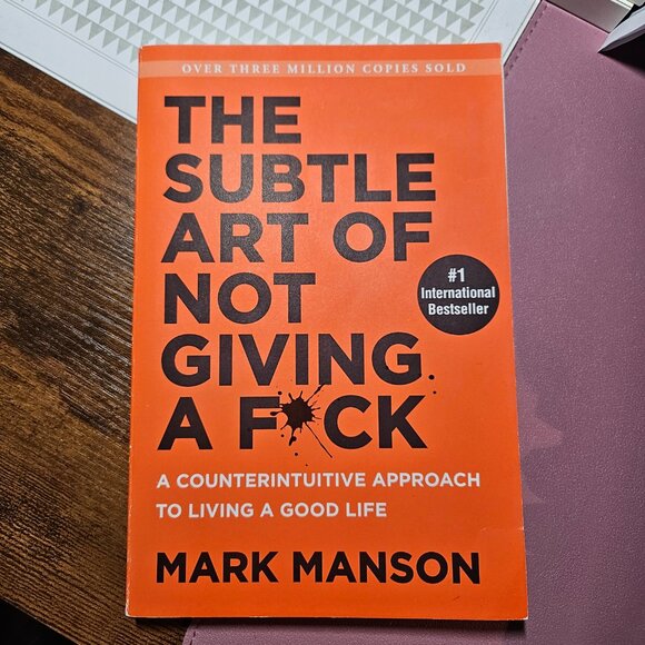 Book | The Subtle Art of Not Giving a F*ck - New York Times Bestseller - Picture 1 of 5